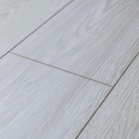 Ламинат Тайга первая Уральская Дуб светлый 8мм/32кл 4V (уп.2,005 м2/8шт.)