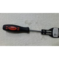 Отвертка плоская 3,2 х100 мм с прорезининой ручкой Отвертка плоская 3,2 х100 мм с прорезининой ручкой